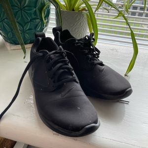 NIKE lunar solo running shoes. women’s size 7.5